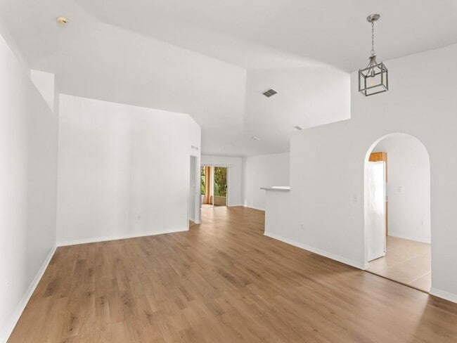 Photo - 152 Morgan Cir