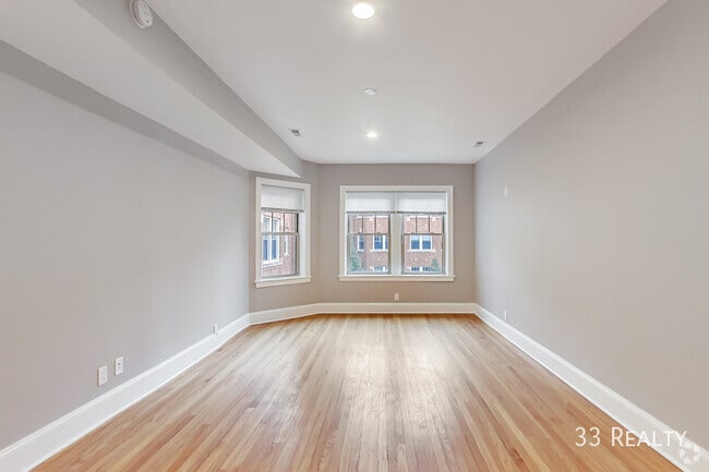 Building Photo - 948 Pleasant St Unit 2J COPY Rental