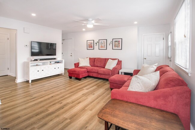 Photo - 9506 Ventnor Ave Unit 8