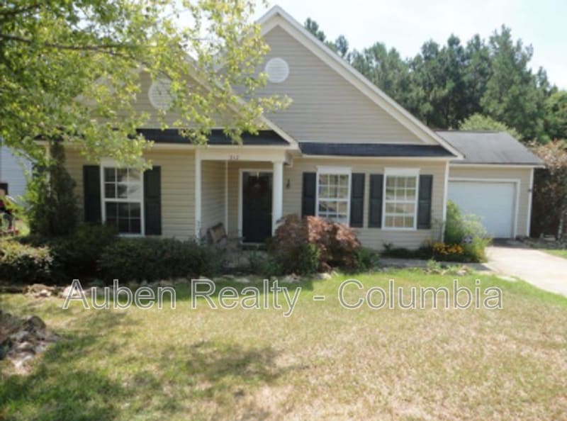 Photo - 212 Aderley Oak Loop