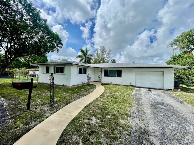 Building Photo - 4430 W Broward Blvd Rental