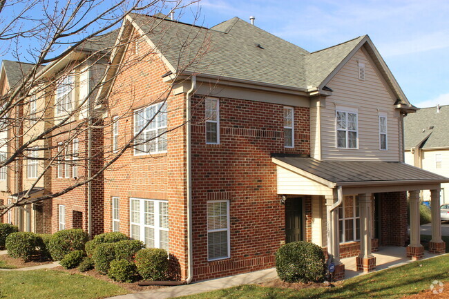 Building Photo - End-Unit Townhouse! Brier Creek Location! ...