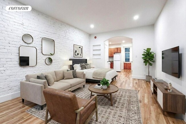 Photo - 344 W 17th St