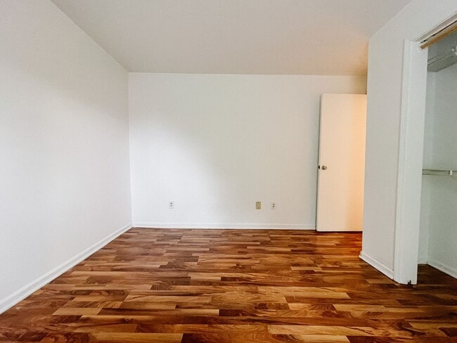 Photo - 114 E 8th St Unit Apt 3