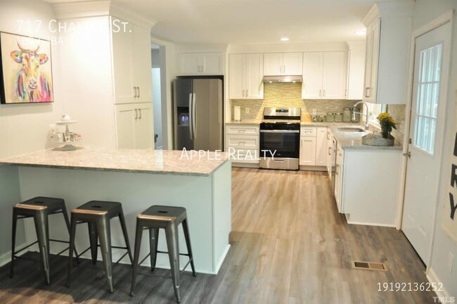 Photo - 717 Chalice St