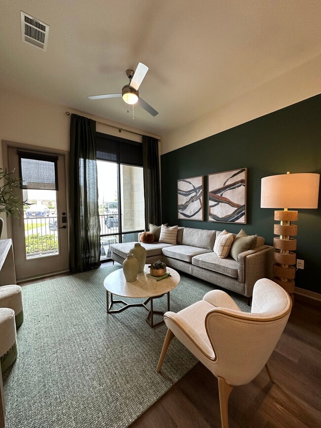 Photo - 5649 Bois D Arc Rd Unidad 1213