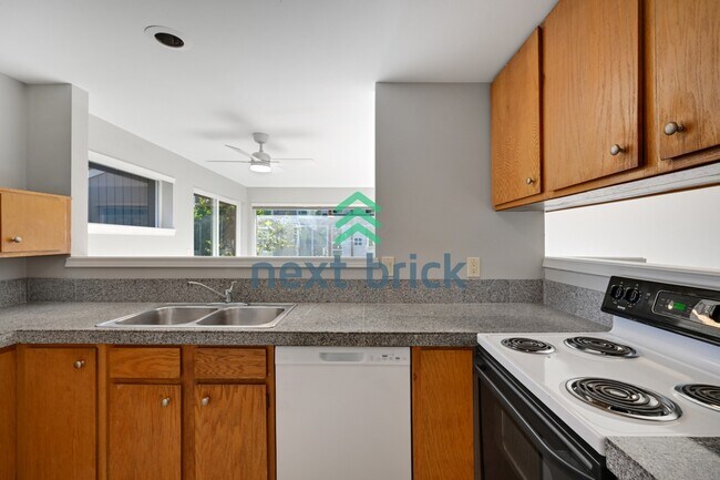 Welcome to this beautifully updated 2-bedroom, 1-bath apartment located in the heart of Queen Anne