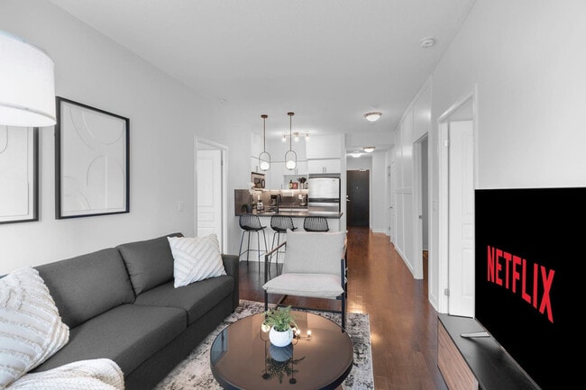 Photo - 18 Yonge St Unit SI ID1403751P