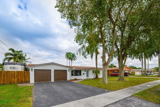 Building Photo - 1380 SW 56th Ave Rental
