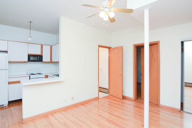 Building Photo - 645 W Barry Ave Unit A01C Rental