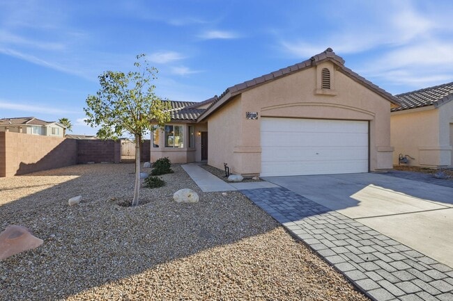 Building Photo - Beautiful Single-Story Home on an Oversized Corner Lot in Silverado Ranch — No HOA!