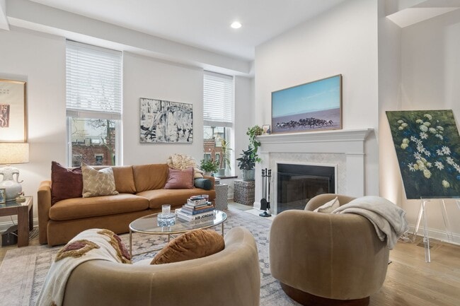 Photo - 1667 N Bissell St