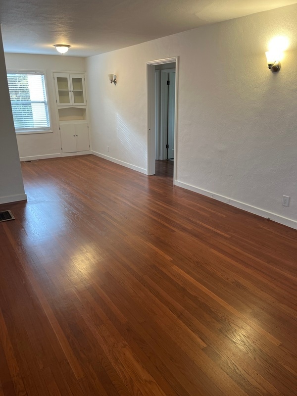 Photo - 242 Grant St