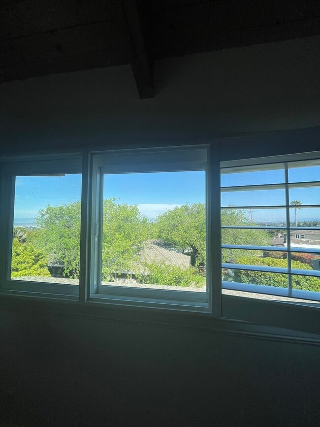 Photo - 510 Lakeview Way