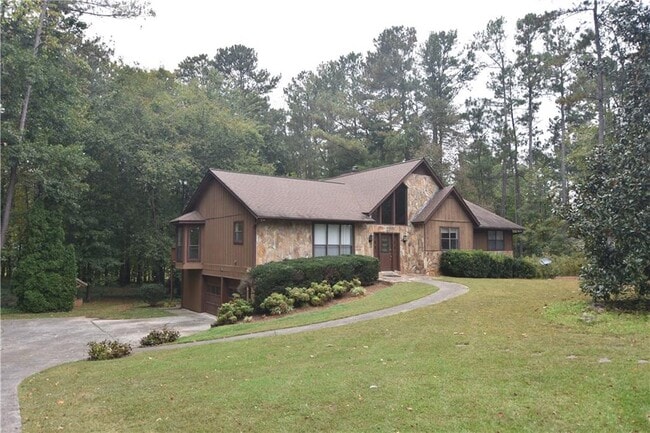 Building Photo - 3765 Cochran Lake Rd