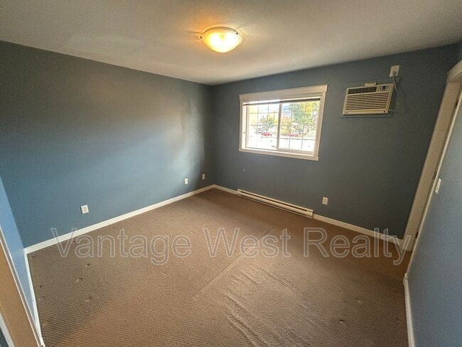 Photo - 124-124 Mills Rd