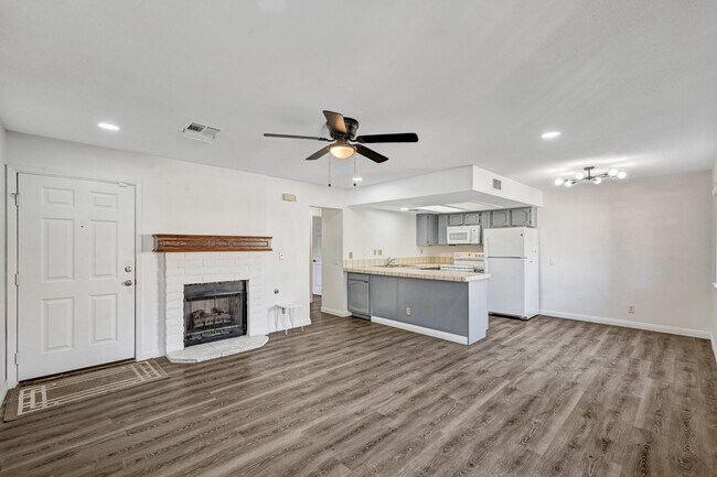 Photo - Clean and Ready to Move-in