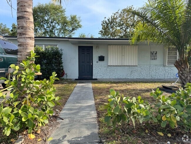 Building Photo - 60 NE 184th Terrace Unit 60 Rental