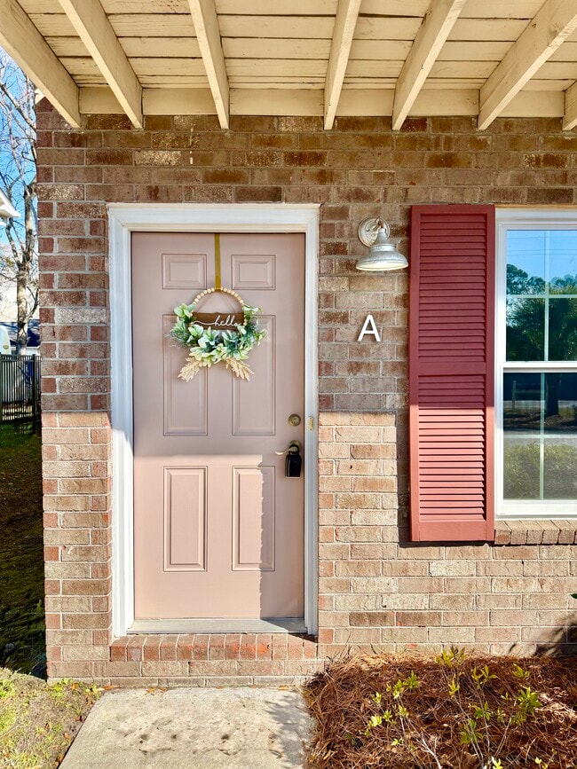 Building Photo - 274 Fleming Rd Unit A