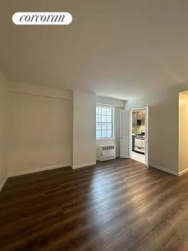Photo - 245 E 35th St