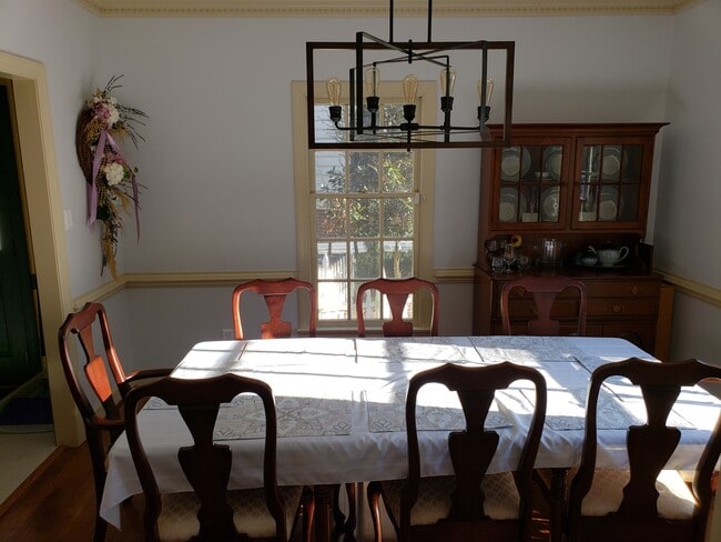 Photo - 1729 Berwickshire Cir