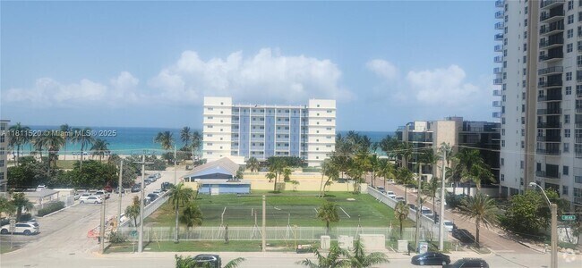 Building Photo - 1600 S Ocean Dr Unit 6G Rental