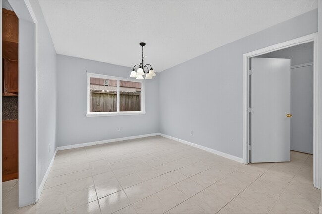 Photo - 10414 Gulfstream Ln