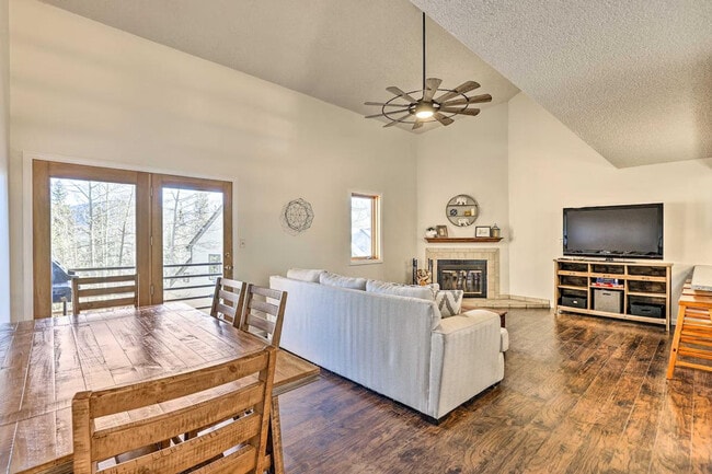 Photo - 163 Burgundy Cir Unidad ID1386072P