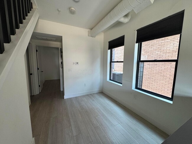 Photo - 973 E Broad St Unit 3