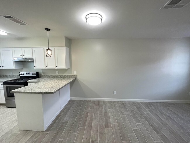 Photo - 3005 E Price St Unit 3