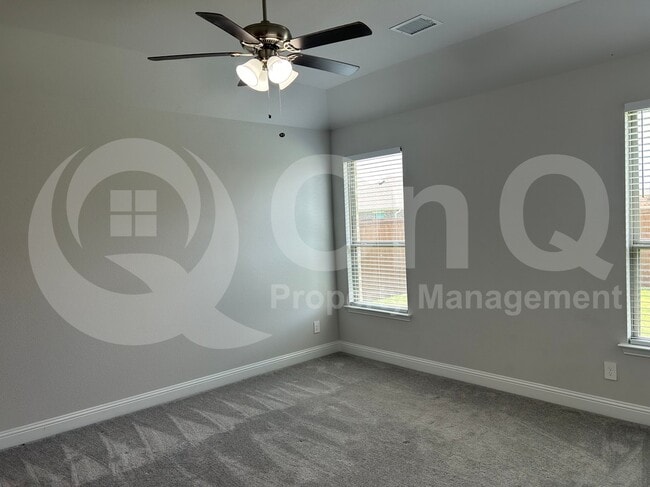 Photo - 533 Oleander Dr