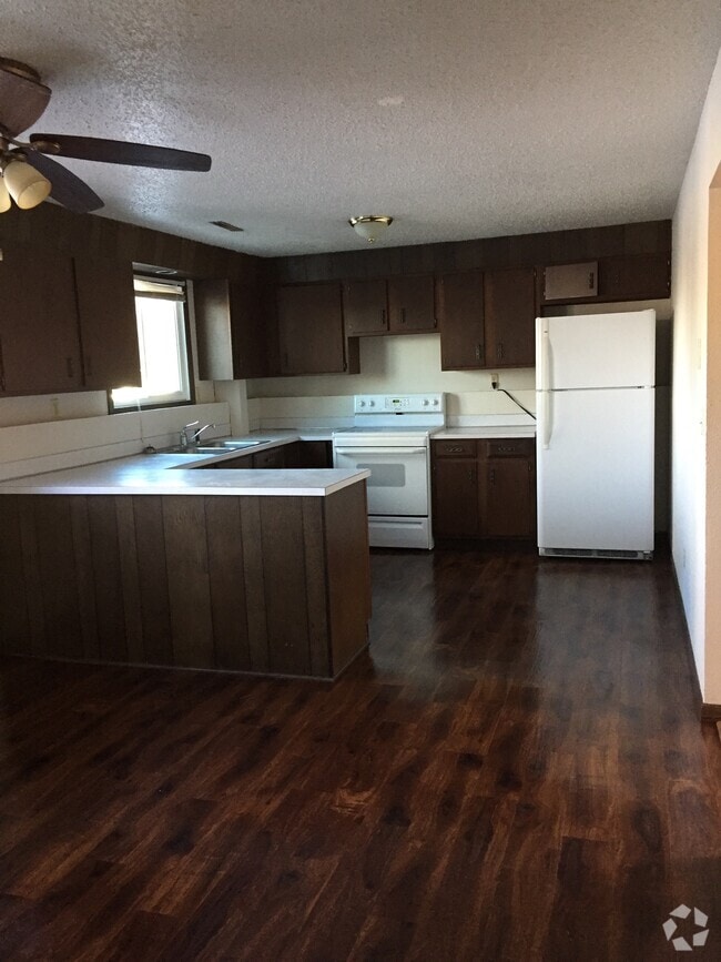 Kitchen/dining room - 1930 N 14th St Unit Lower Rental