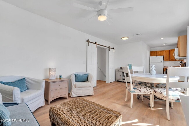 Photo - 548 Washington Blvd Unidad UPPER