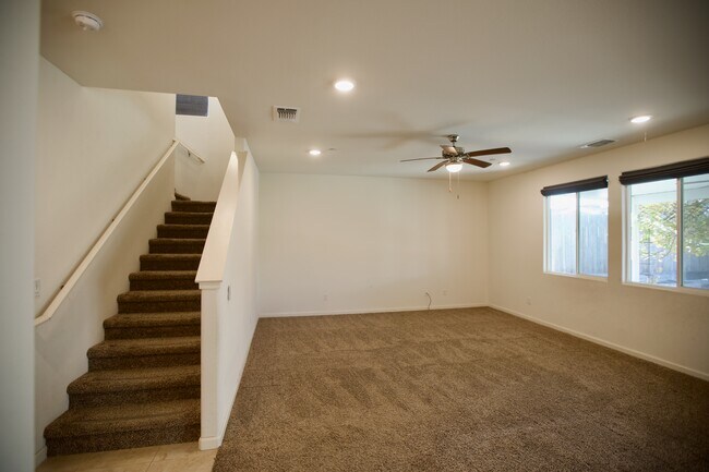 Photo - 2015 N Hall Ct