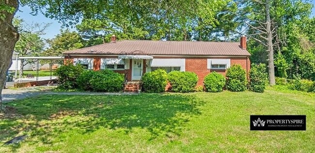 Building Photo - Charming 3 Bed 2 Bath Room Home In Salisbu...