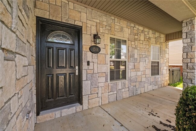 Photo - 1514 NE Young Ave