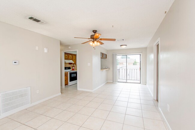 Building Photo - 1717 Port Dr Unit 4 Rental