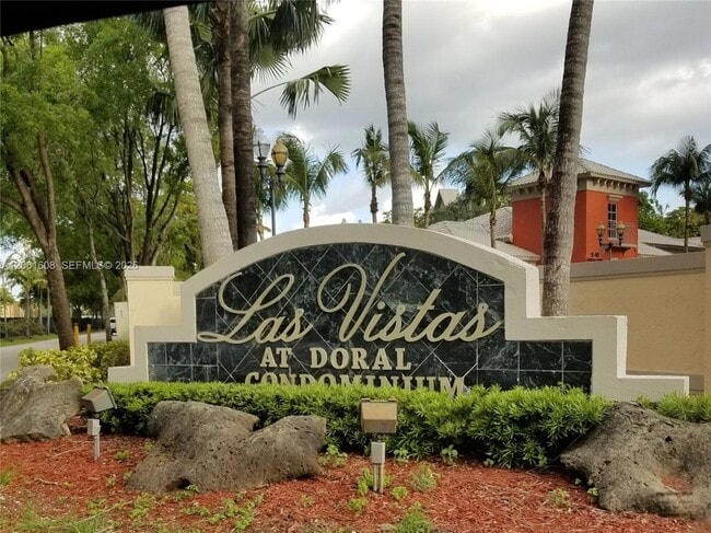Building Photo - 8363 Lake Dr Unit 301