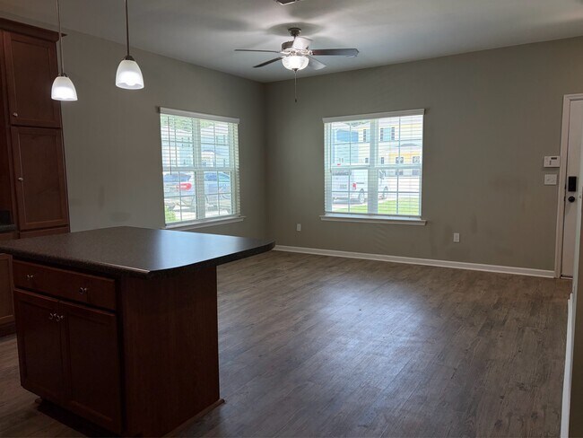 Photo - 2206 Cedarbrook Ct