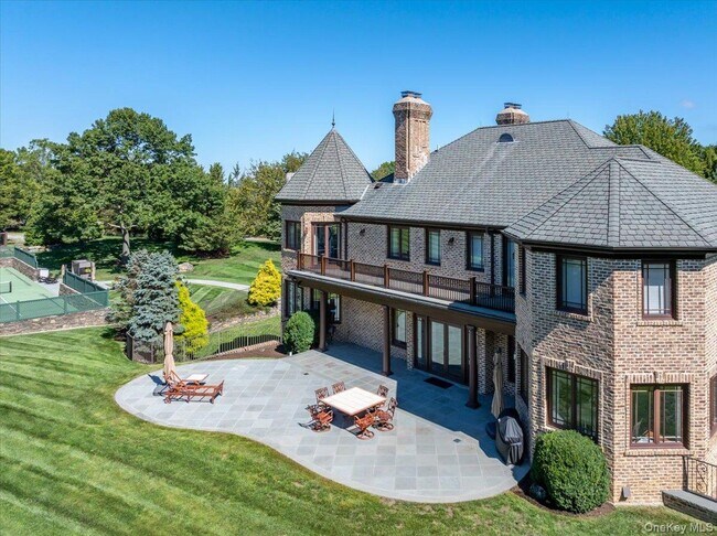2 Sunset Ln