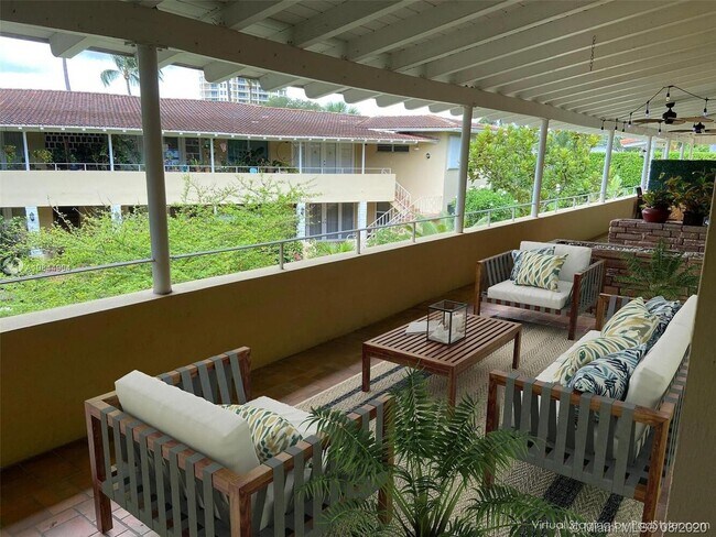 Photo - 30 Park Dr Unidad 16