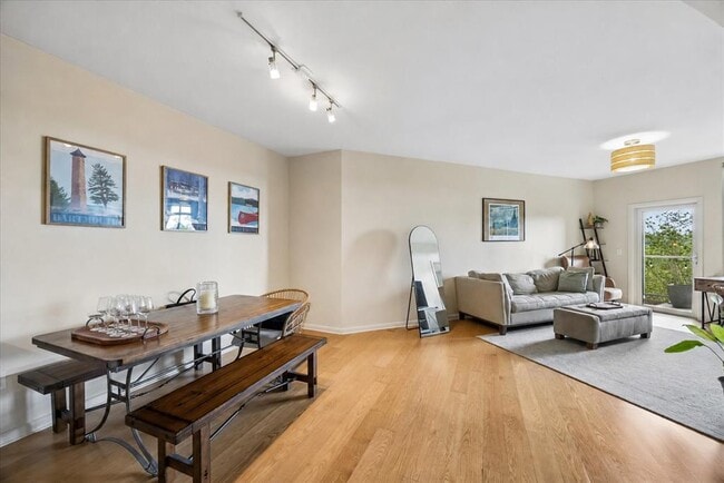 Photo - 54 Rainey St Unit 620