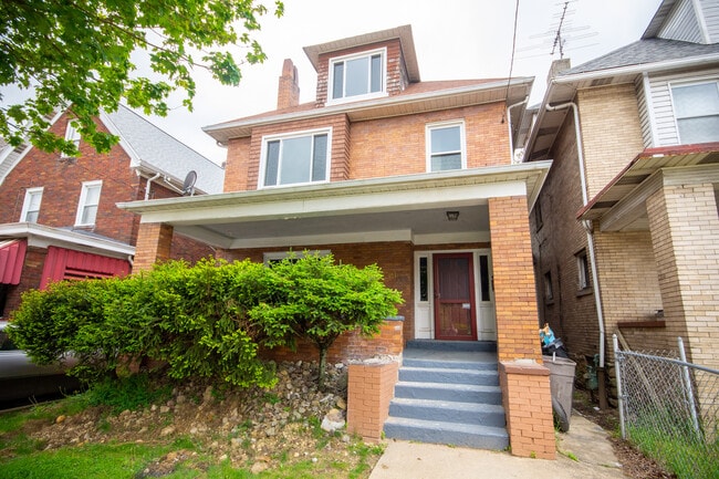 Photo - 1948 Broadway Ave