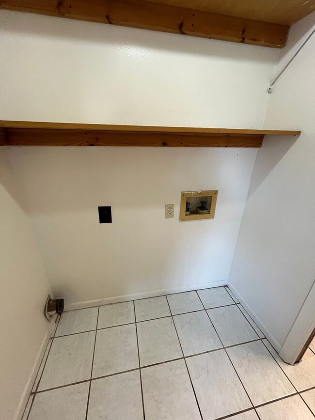 Photo - Classic Manor