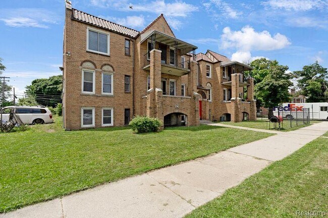 Photo - 13535 La Salle Blvd