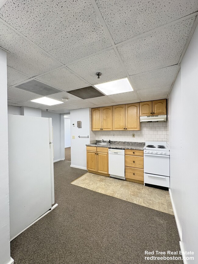 Photo - 475 Commonwealth Ave Unit G3