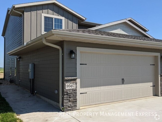 Building Photo - 3 Bed 1.5 Bath on the West Side of Sioux F... Rental