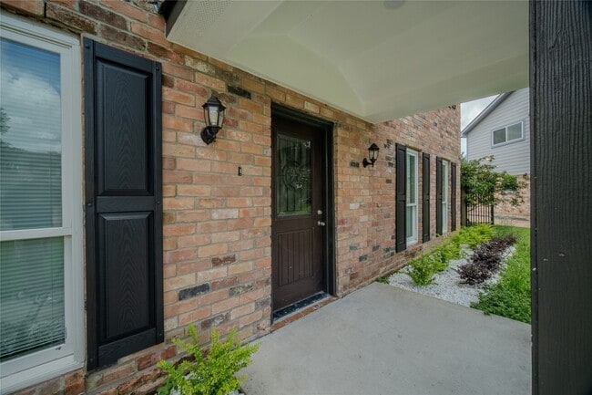 Photo - 4815 Caris St