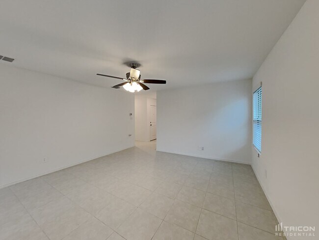 Photo - 812 Odlozil Ln