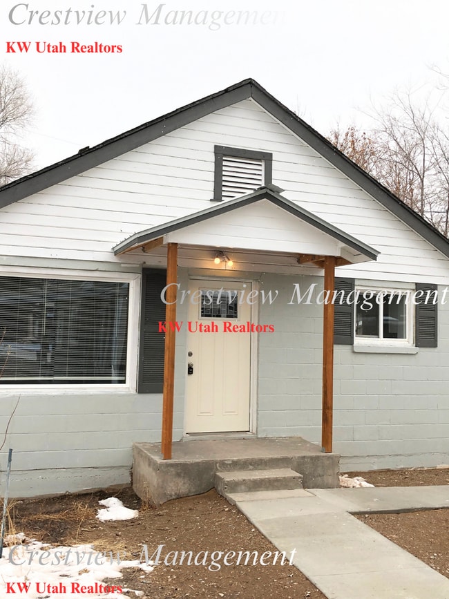 Building Photo - Monroe Blvd Duplex Unit BACK